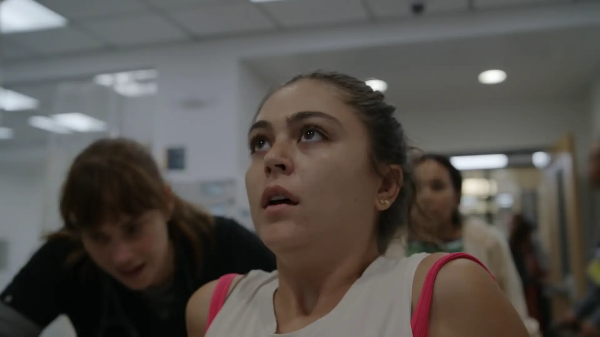 Jenna suddenly regaining consciousness after Narcan administration takes effect.