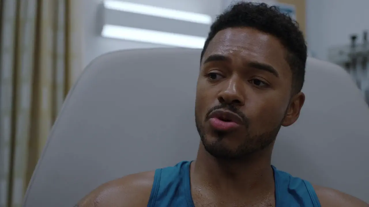 Otis Williams se présentant au triage.